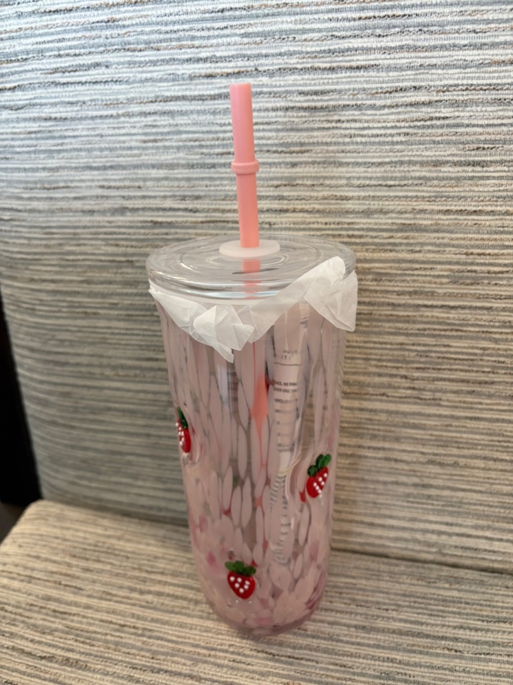 STARBUCKS PINK DRINK COLLECTION GLASS STRAWBERRY COLD CUP - Picture 3 of 3